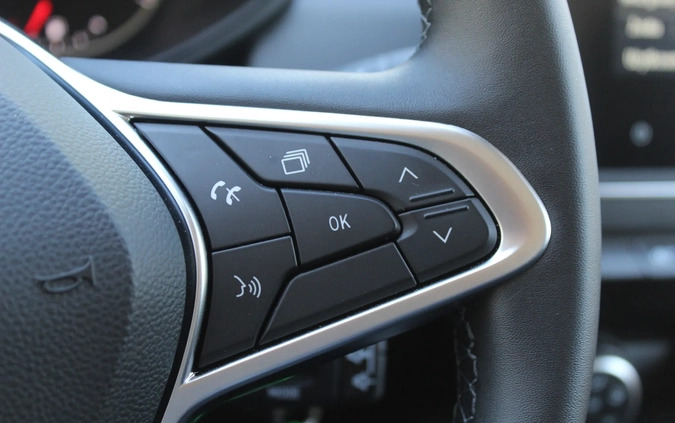 Renault Clio cena 65900 przebieg: 11832, rok produkcji 2022 z Wrocław małe 379